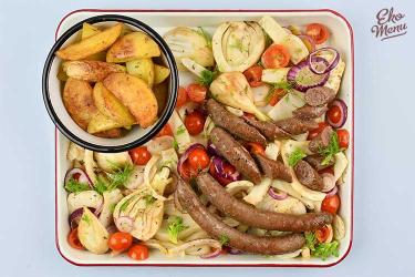 Traybake met venkel, chipolataworstjes